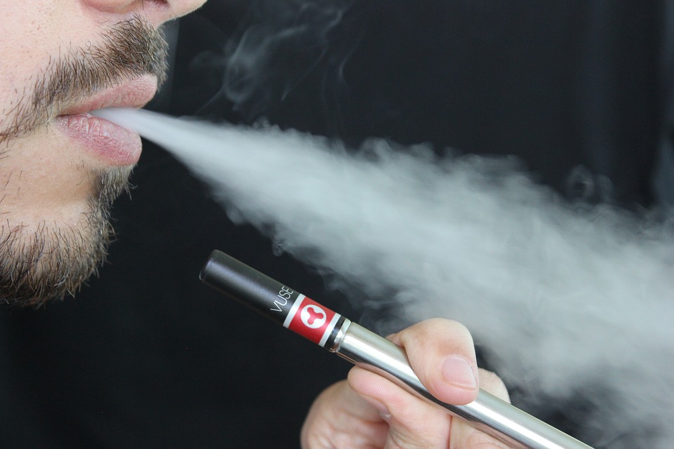 Quit Smoking in an Easy Way with Vaping